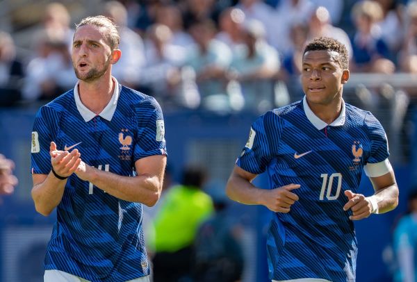 Pourquoi l’arbitre de France - Maroc a eu raison de ne pas revenir à la main de Rabiot