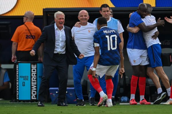 Mbappé à Deschamps : « Je me sens privilégié d’avoir pu être aux côtés de l’une des plus grandes légendes de notre pays »