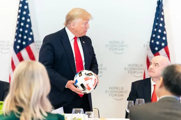 Gianni Infantino, le carton rouge qui fait déborder la Coupe du Monde