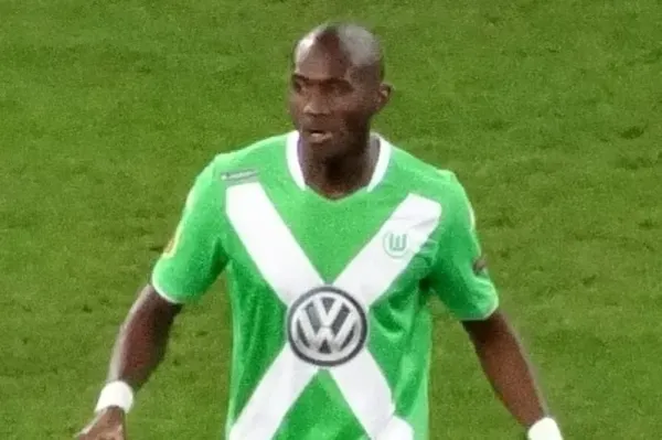Josuha Guilavogui (ex Saint-Etienne) prend sa retraite