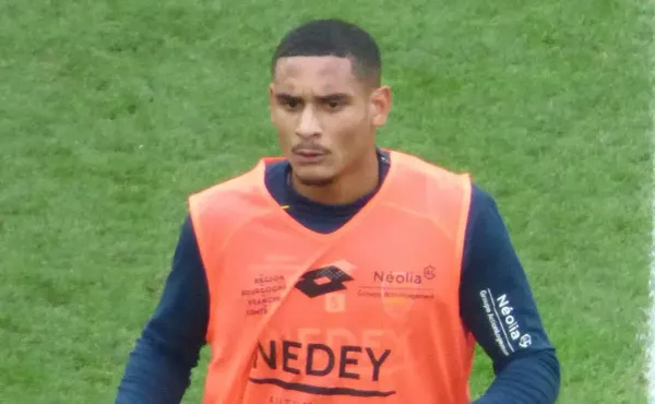 EXCLU : Maxence Lacroix (Crystal Palace) dans le viseur du PSG !