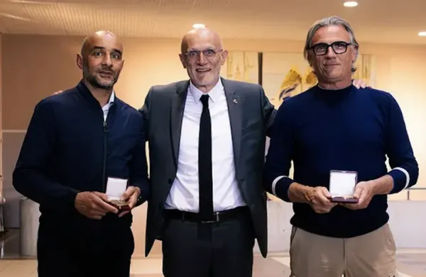 Didier Santini reçoit la médaille de la ville de Rodez