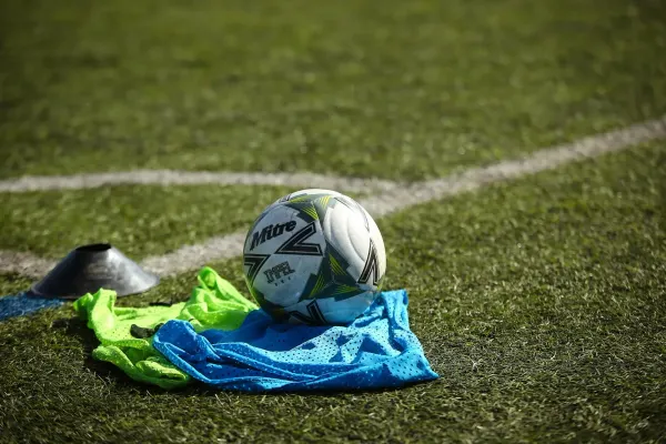 Quel jour et à quelle heure précise ferme le marché des transferts ?