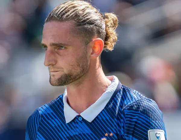 Transferts : Ruben Amorim veut retenir Adrien Rabiot à Milan, mais Naples pousse...