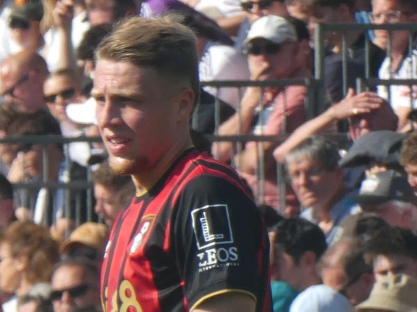 Transferts : le Bayern Munich fonce sur Adrien Truffert (Bournemouth)