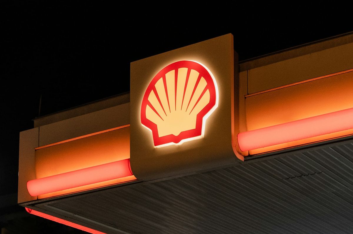 Shell Seeks to Tap Venezuela's Gas Reserves in Deal with Maduro's Government