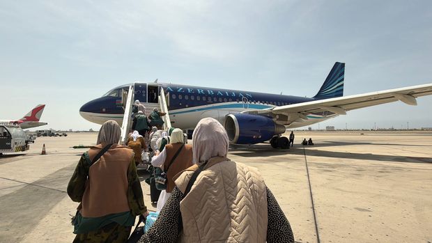 Azerbaijan Airlines Strange A319 Business Class