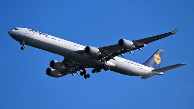 The World's Longest Passenger Jet Makes Its Last Flight Next Month