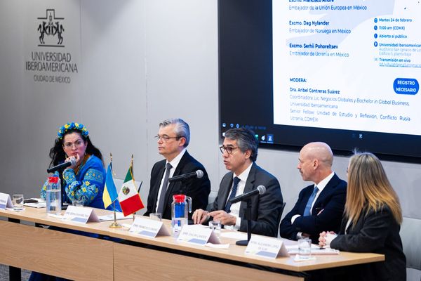 Ucrania y la reconfiguración del orden global: Desafíos para una paz justa  a cuatro años de guerra