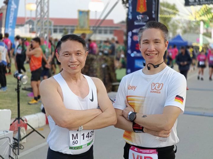 กองทัพภาคที่ 2 ค่ายสุรนารี ร่วมกับ ชมรมพัฒนาสัมพันธ์ระดับผู้บริหาร กองทัพภาคที่ 2 ประจำปีบริหาร 2567-2568 จัดกิจกรรมวิ่งการกุศล “SURANAREE ARMY NIGHT RUN 2025”