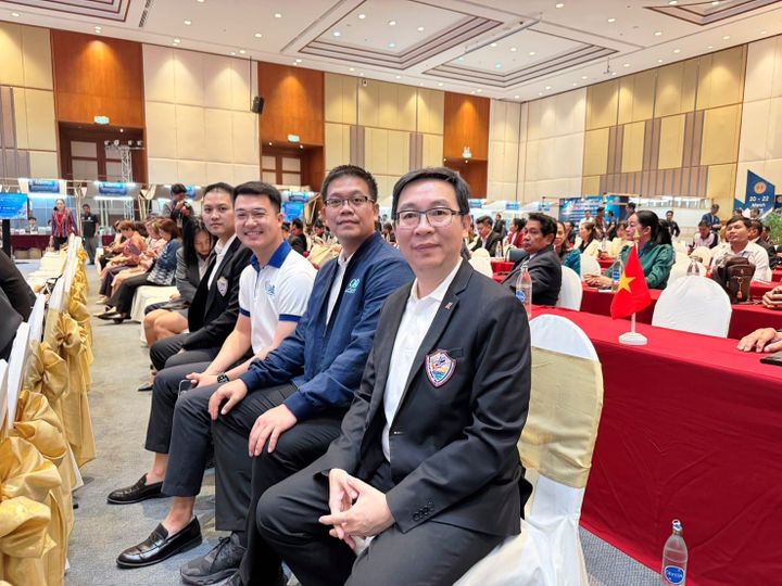 นายจีรวัฒน์ ศิริวิกุล รองประธานฝ่ายกิจกรรมภาครัฐและเอกชน ร่วมงาน "Northeast Thailand CLMV Business Forum 2025" กิจกรรมการเชื่อมโยงการค้ากับประเทศเพื่อนบ้านจัดประชุมความร่วมมือด้านการลงทุน (Business Forum)