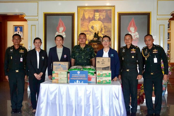 หอการค้าจังหวัดนครราชสีมา ส่งกำลังใจถึงชายแดน มอบสิ่งของสนับสนุนทหารไทย.