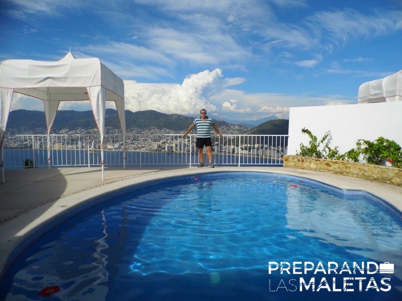 preparando-las-maletas-las-brisas-acapulco-viajes-excelsior-roni-rubinstein-1