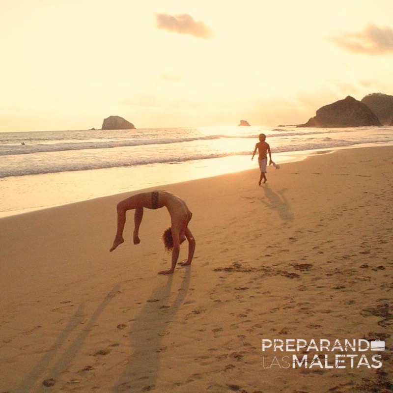 preparando-las-maletas-playas-nudistas-3