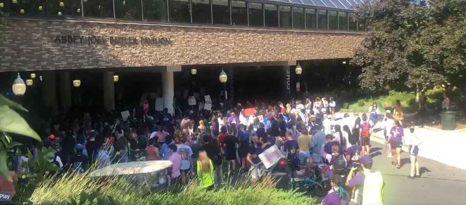 O lugar dos Estudantes é no Sindicato!