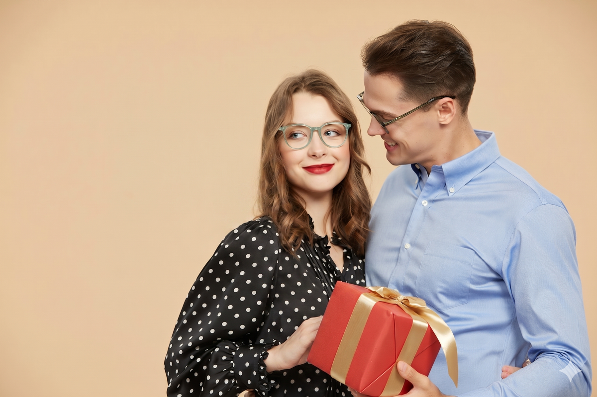 Best Gifts for Your Girlfriend (2026 Guide)