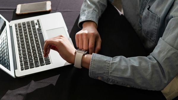 Online Shopping Habits That Waste the Most Time