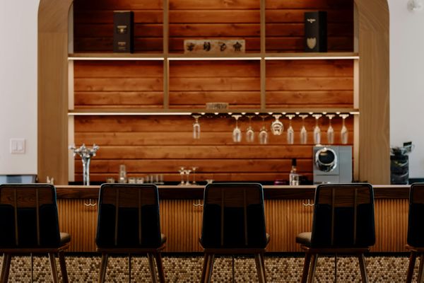 Best Everyday Items Professional Bartenders Actually Use (For your Home Pub)