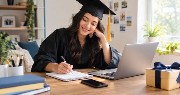 How do you make a wishlist for a graduation?
