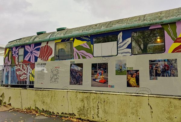 la voiture-restaurant du Capitole à Saint-Denis (association les Dionysiaques)