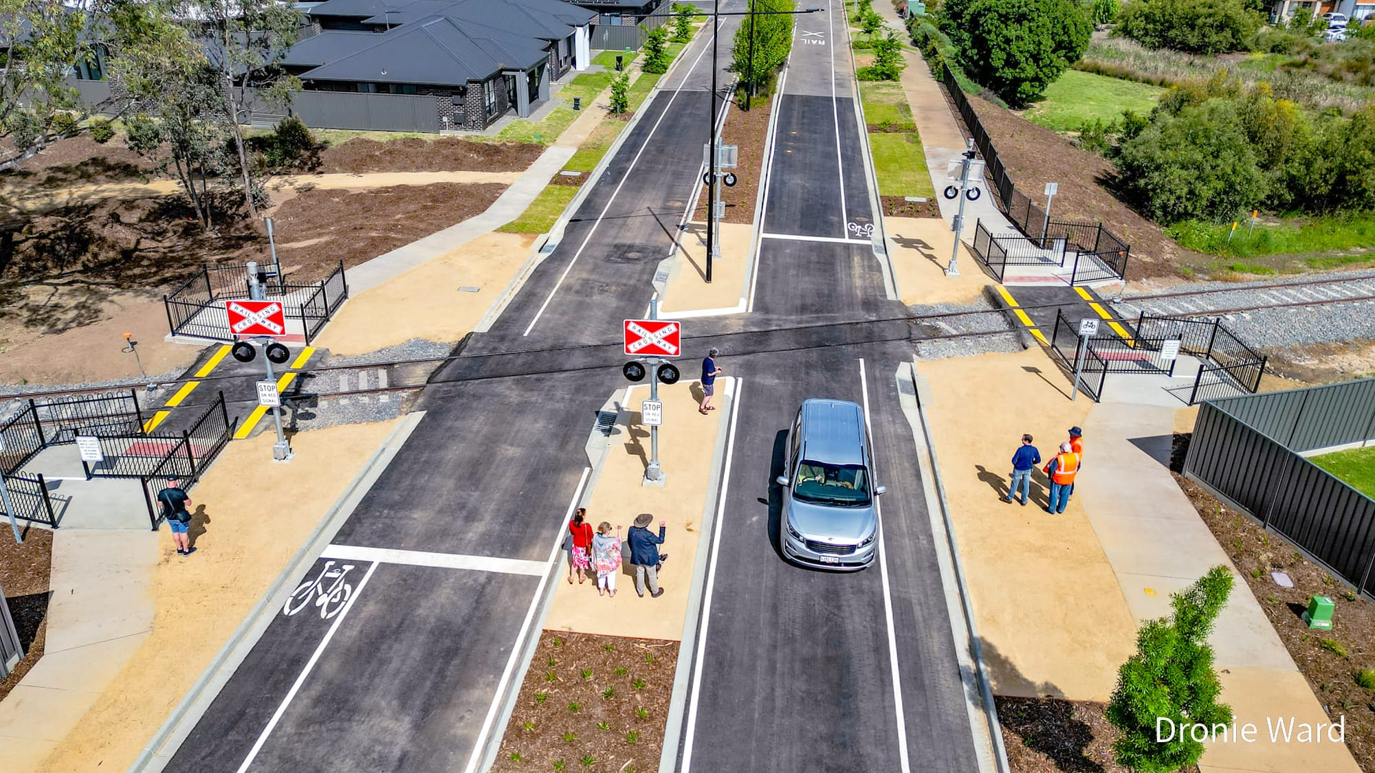 Housing estates finally connected after crossing completed