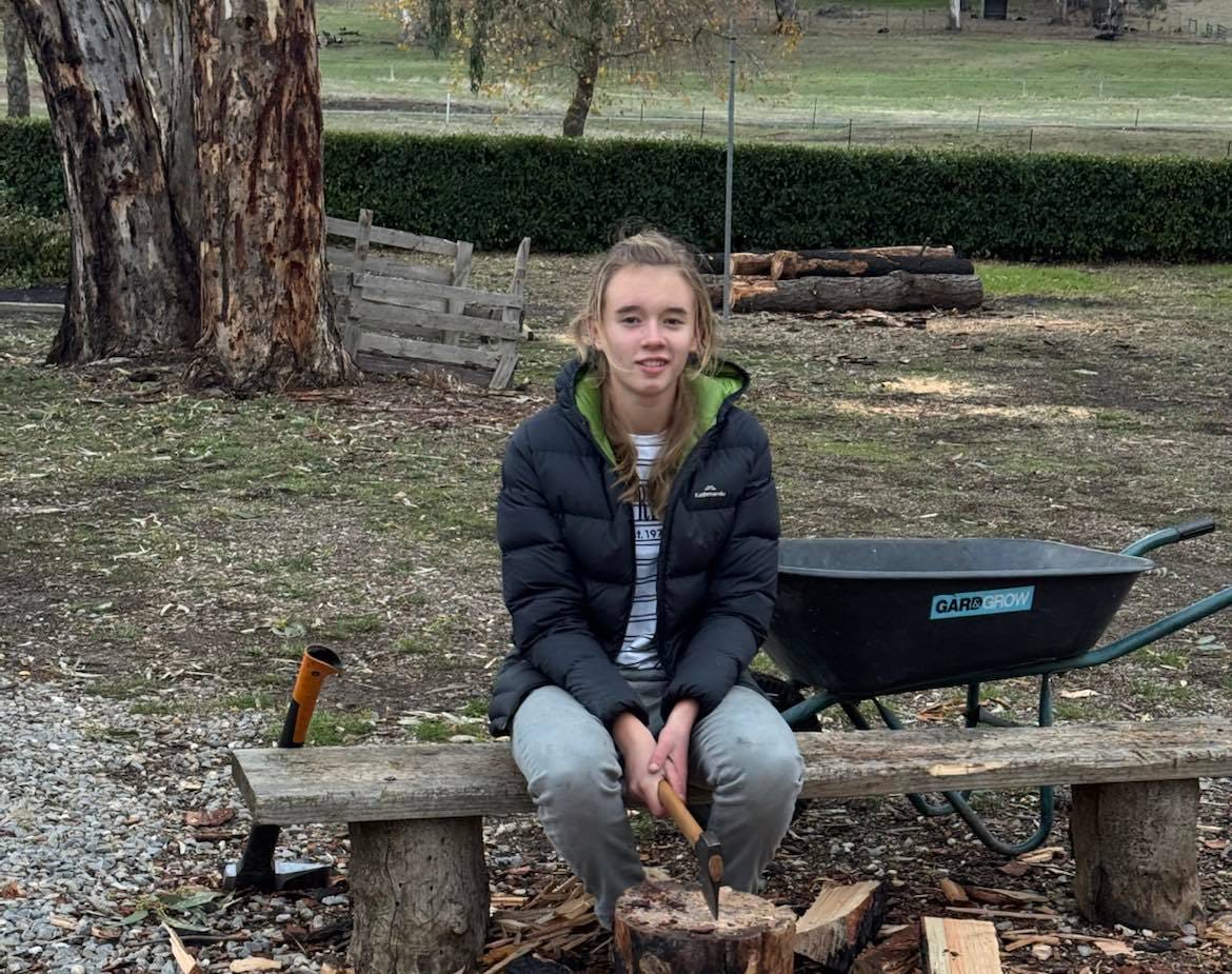 Thieves hit roadside stalls