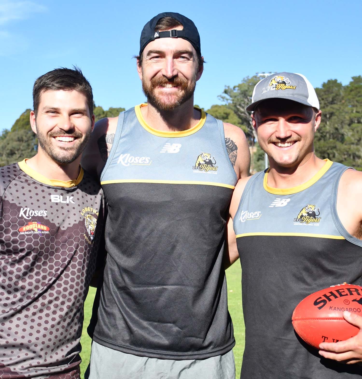 Dixon signs for Lobethal