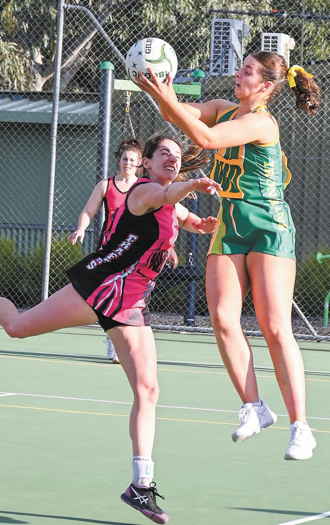 Netball minor premiers advance