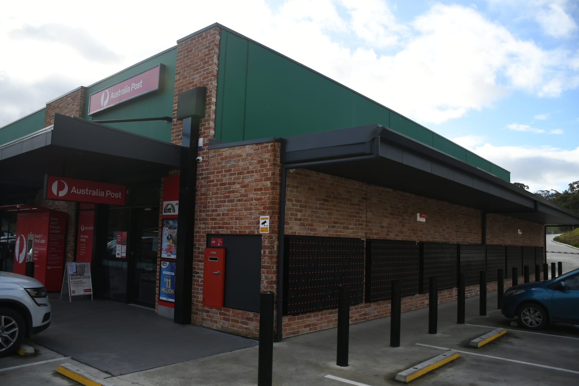 Auspost warns of Nairne closure if home mail delivery adopted