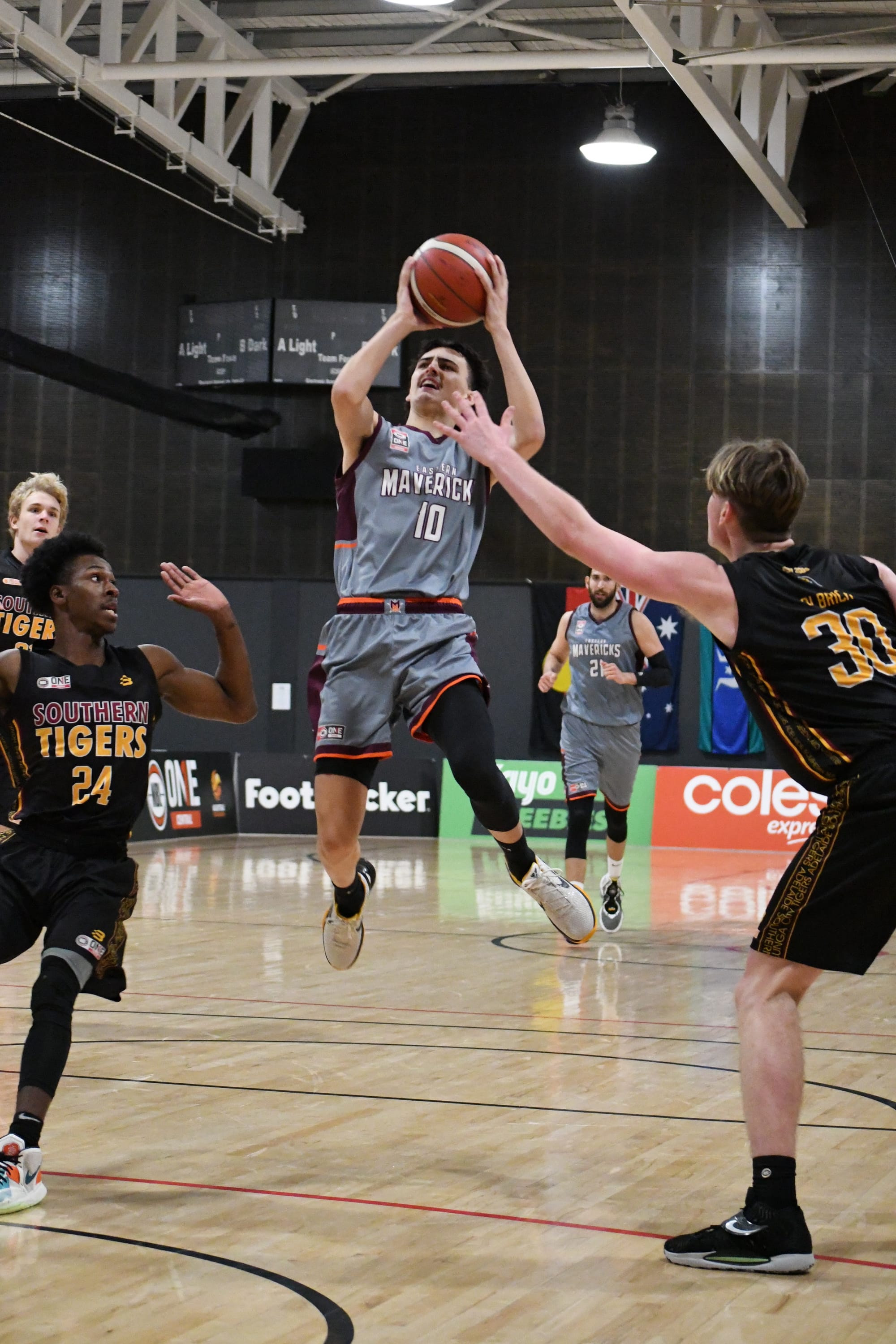 Mavs men break drought