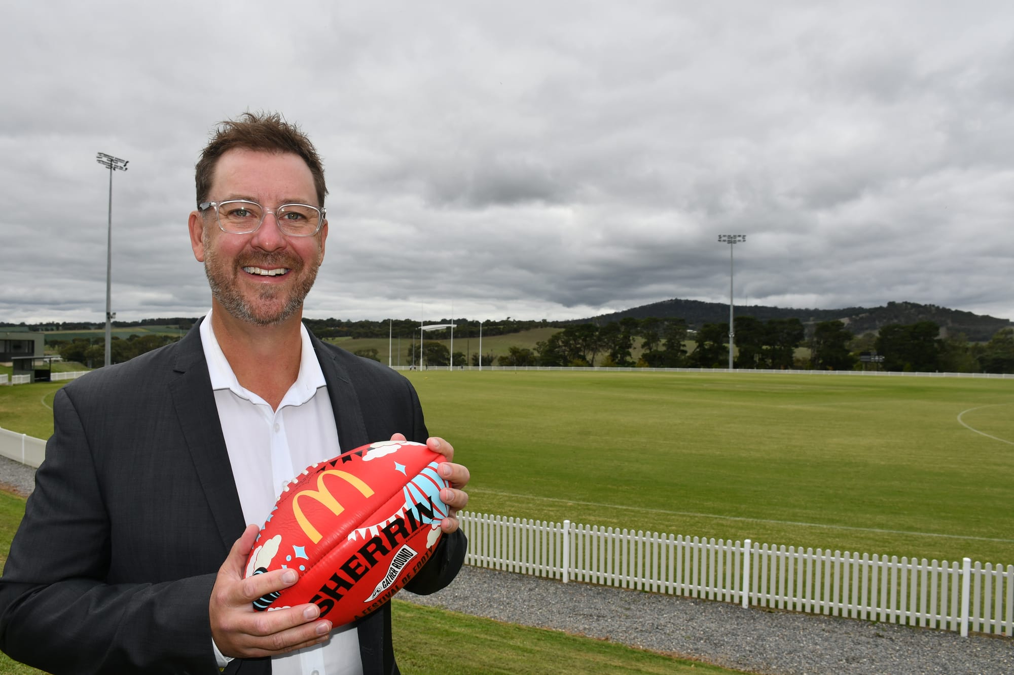 MP wants Gather Round return