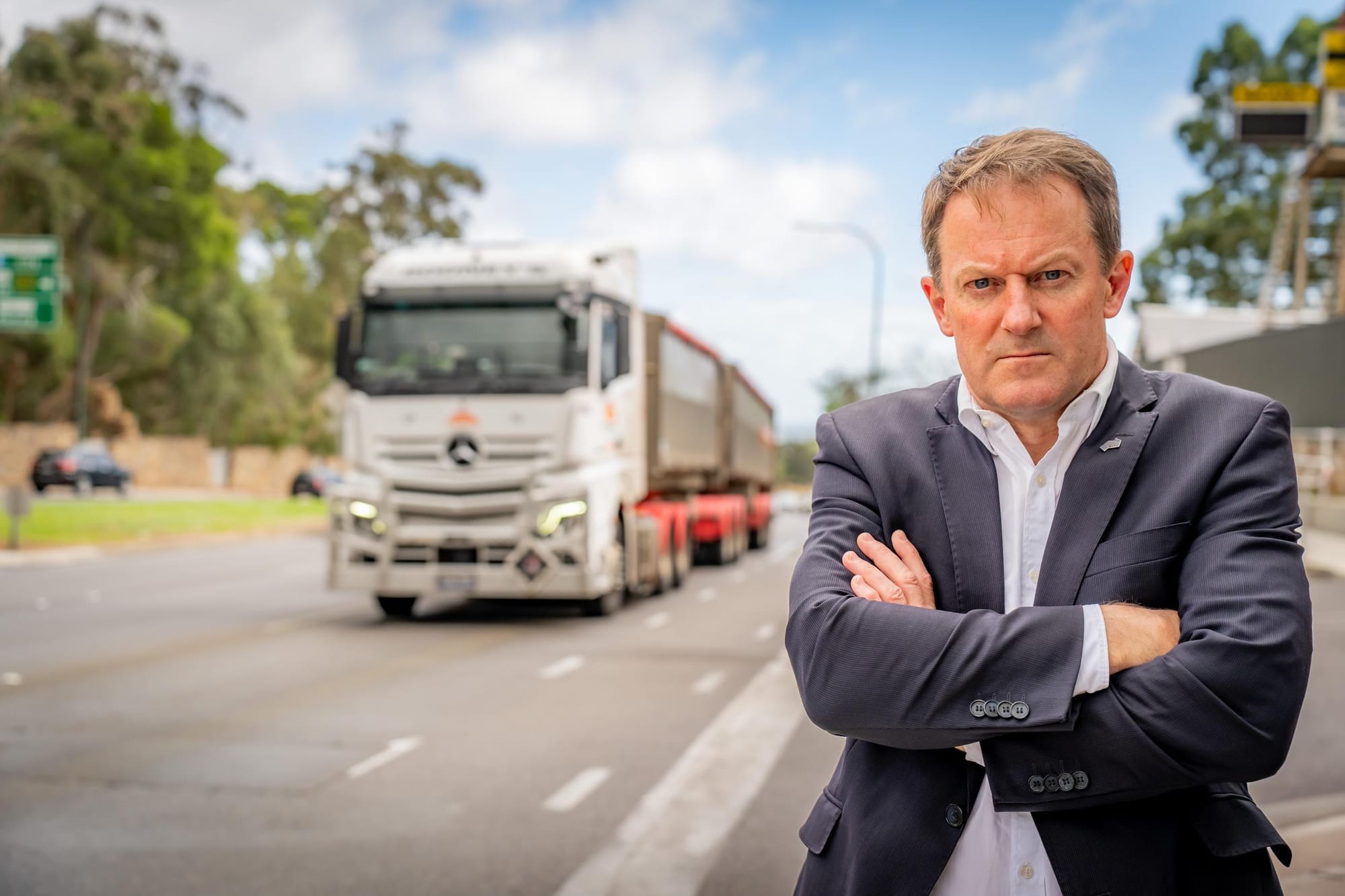 Commuter chaos: freeway close for almost 12 hours