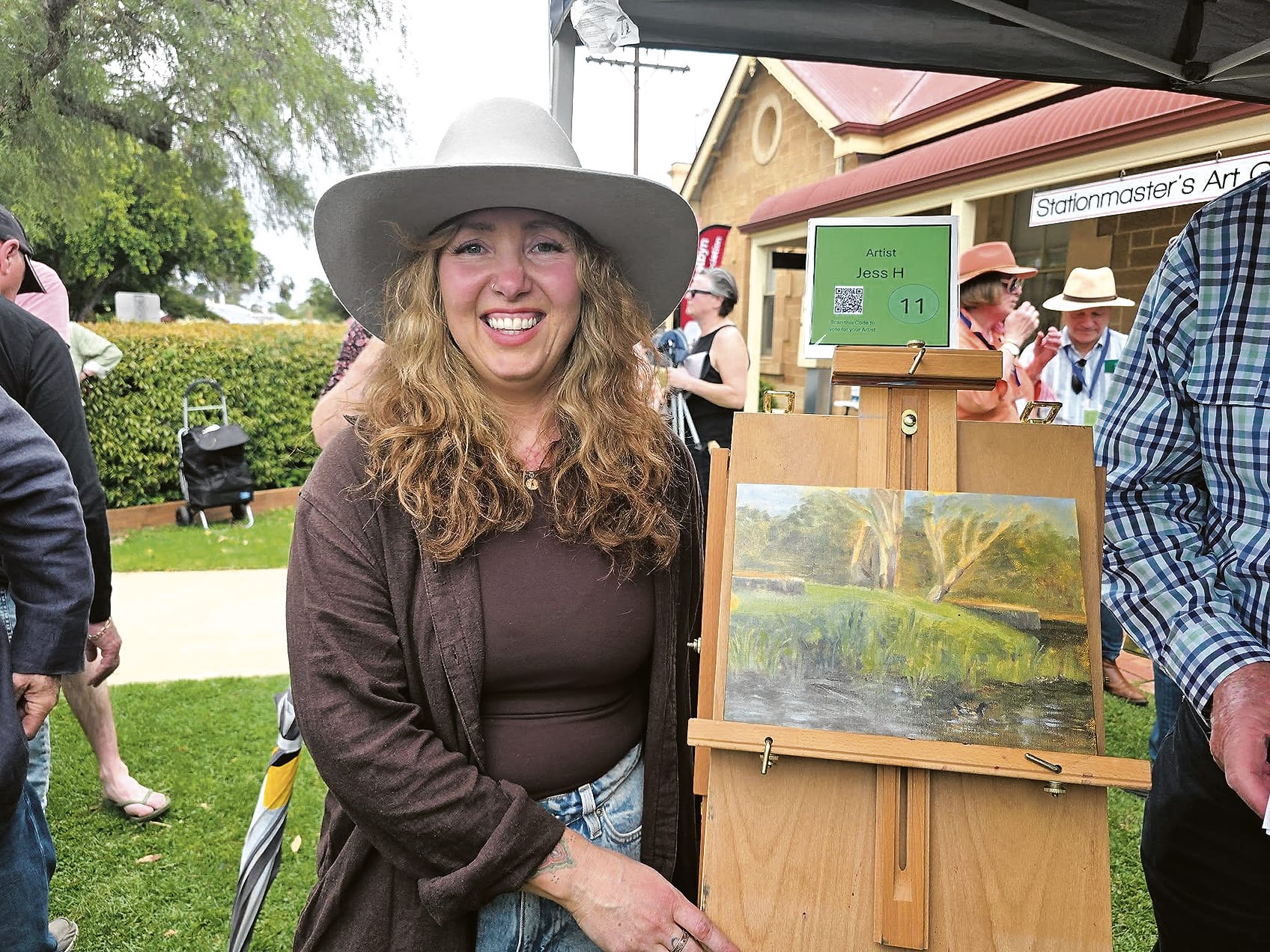 Artists paint Strathalbyn from street level