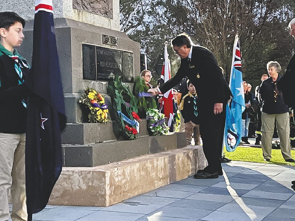Pictures of Anzac Day 2022 from around the Hills post image