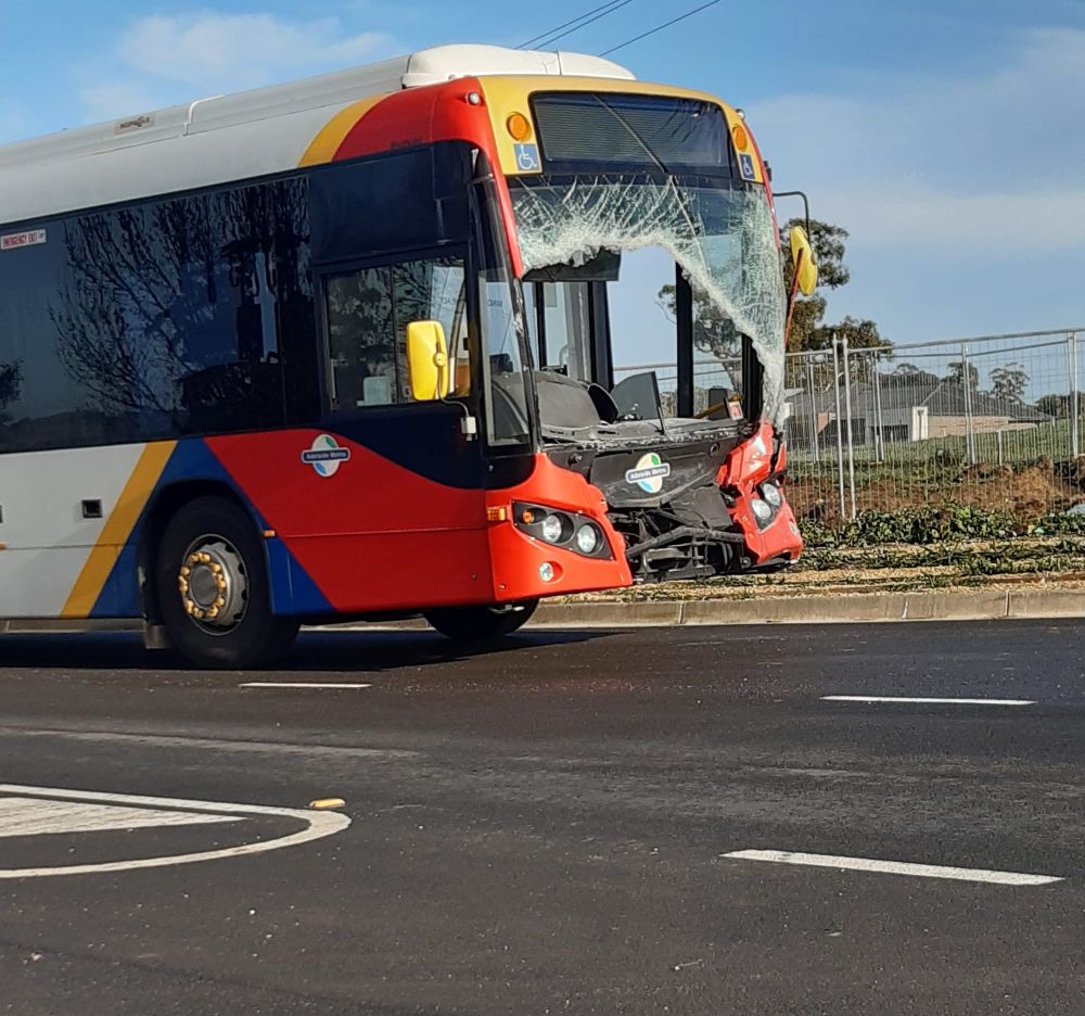 Bus crash causes traffic delays post image