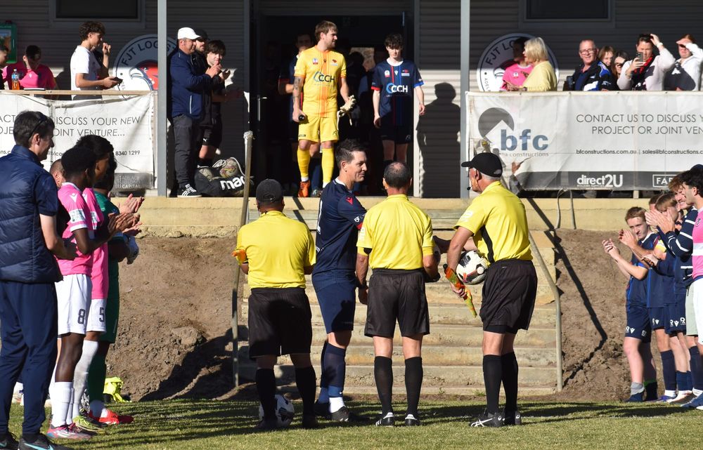 Elliott signs off post image