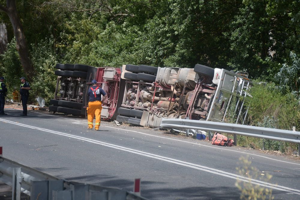 Sheep truck roll over being investigated post image
