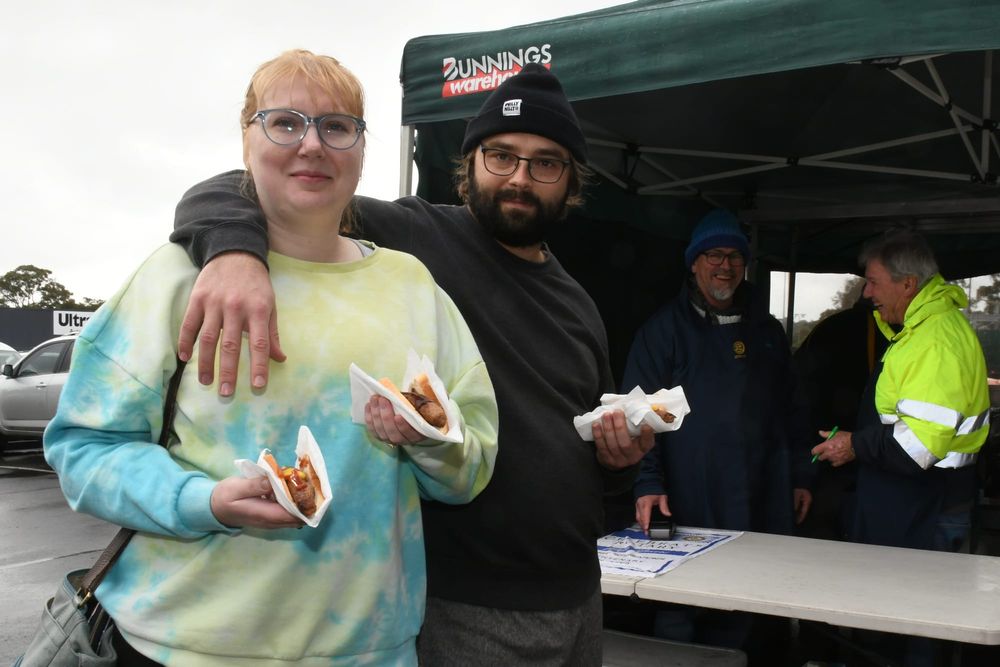 Popular sausage sizzle hits a snag post image