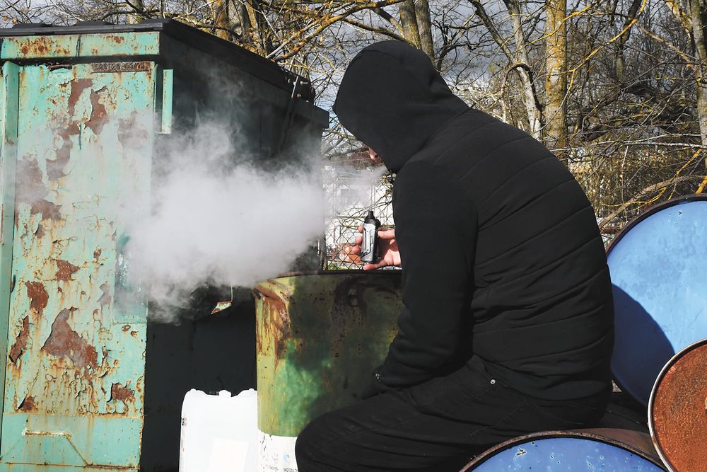 Schools move to stifle vape trend post image