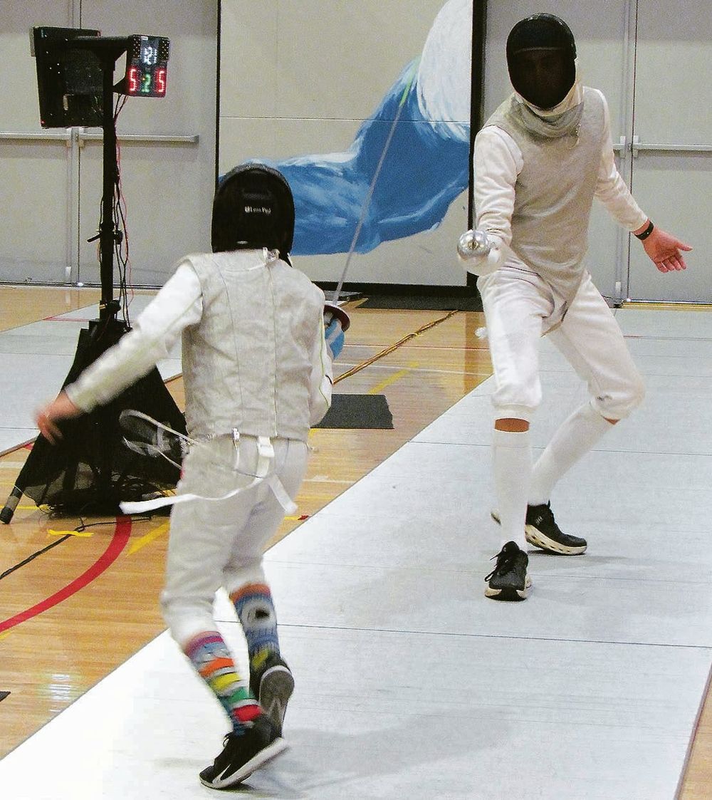 Hills fencers hit the mark post image