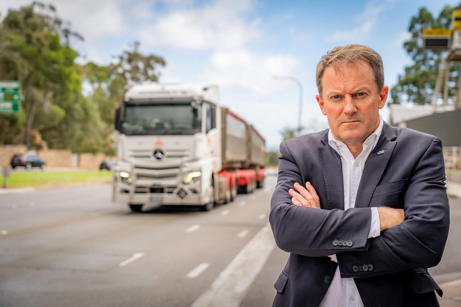 Commuter chaos: freeway close for almost 12 hours post image