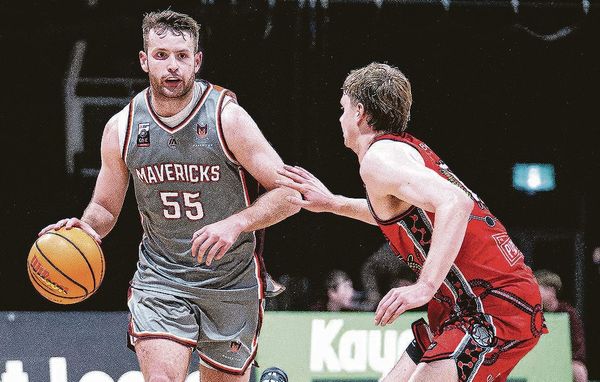 Big scalp for Mavs men post image