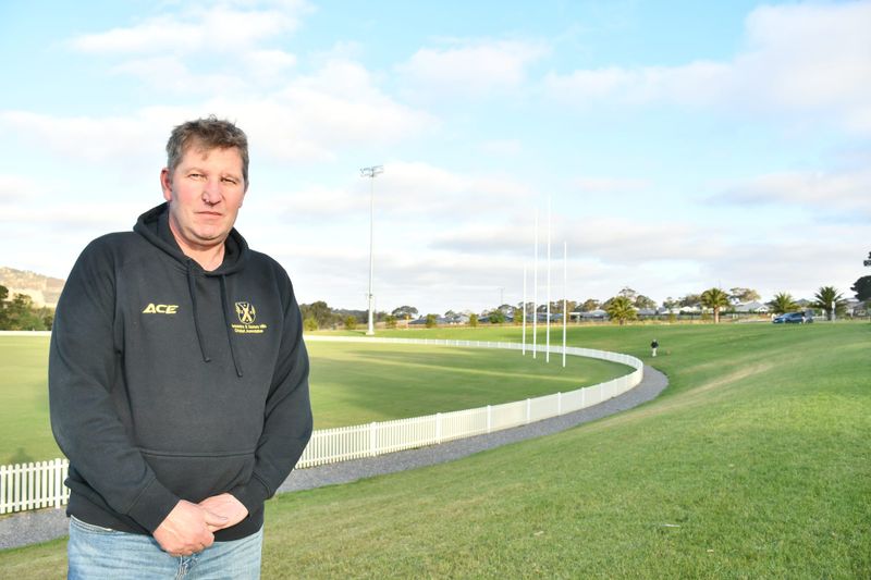 Sitting vacant - football oval vacant most of the time post image