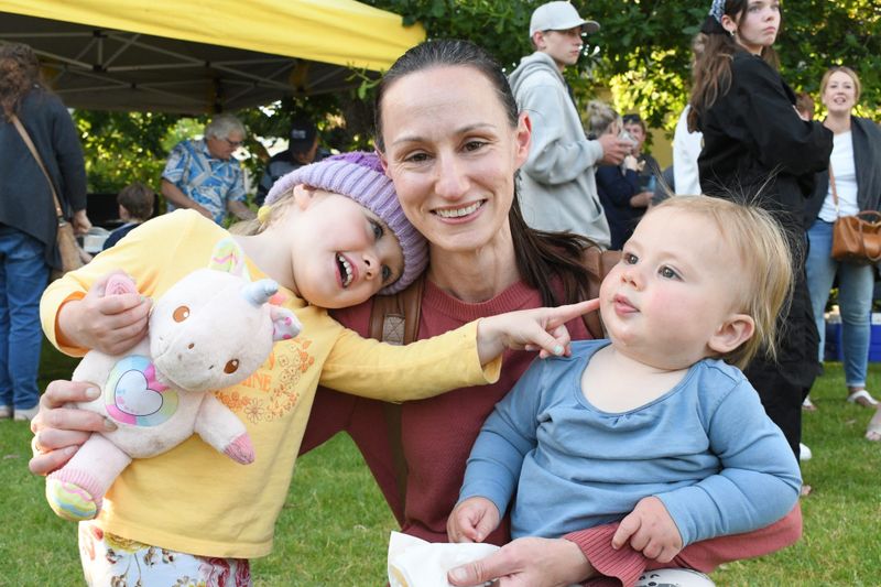 St Nicholas Comes to Hahndorf: in pictures post image