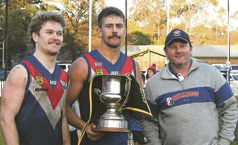 Bulldogs snare Courier glory post image