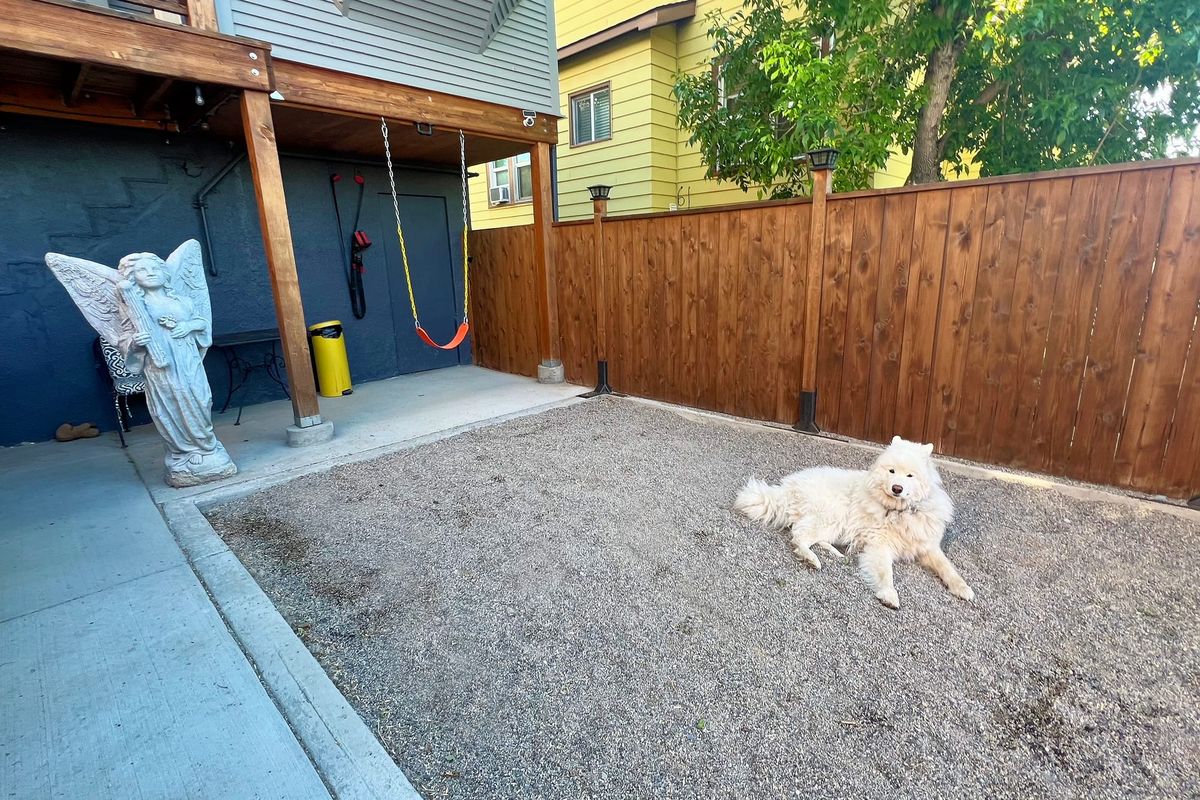 King George's throne of pea gravel