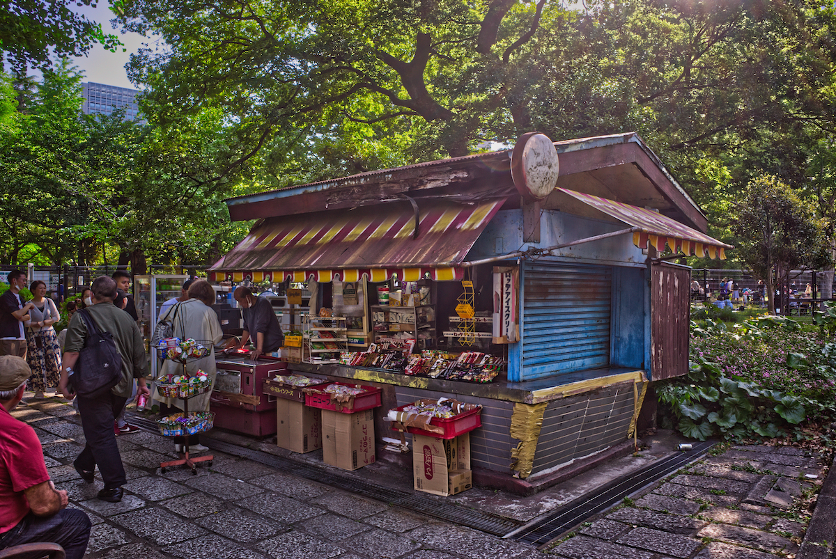 Convenience (Store) 〈コンビニ〉