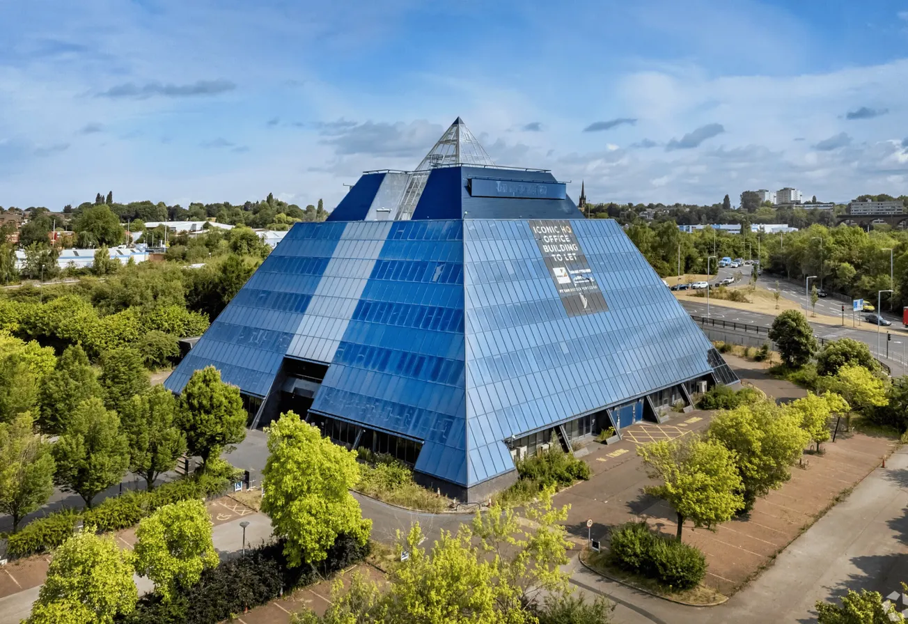 Curry in a huge glass pyramid, anyone?