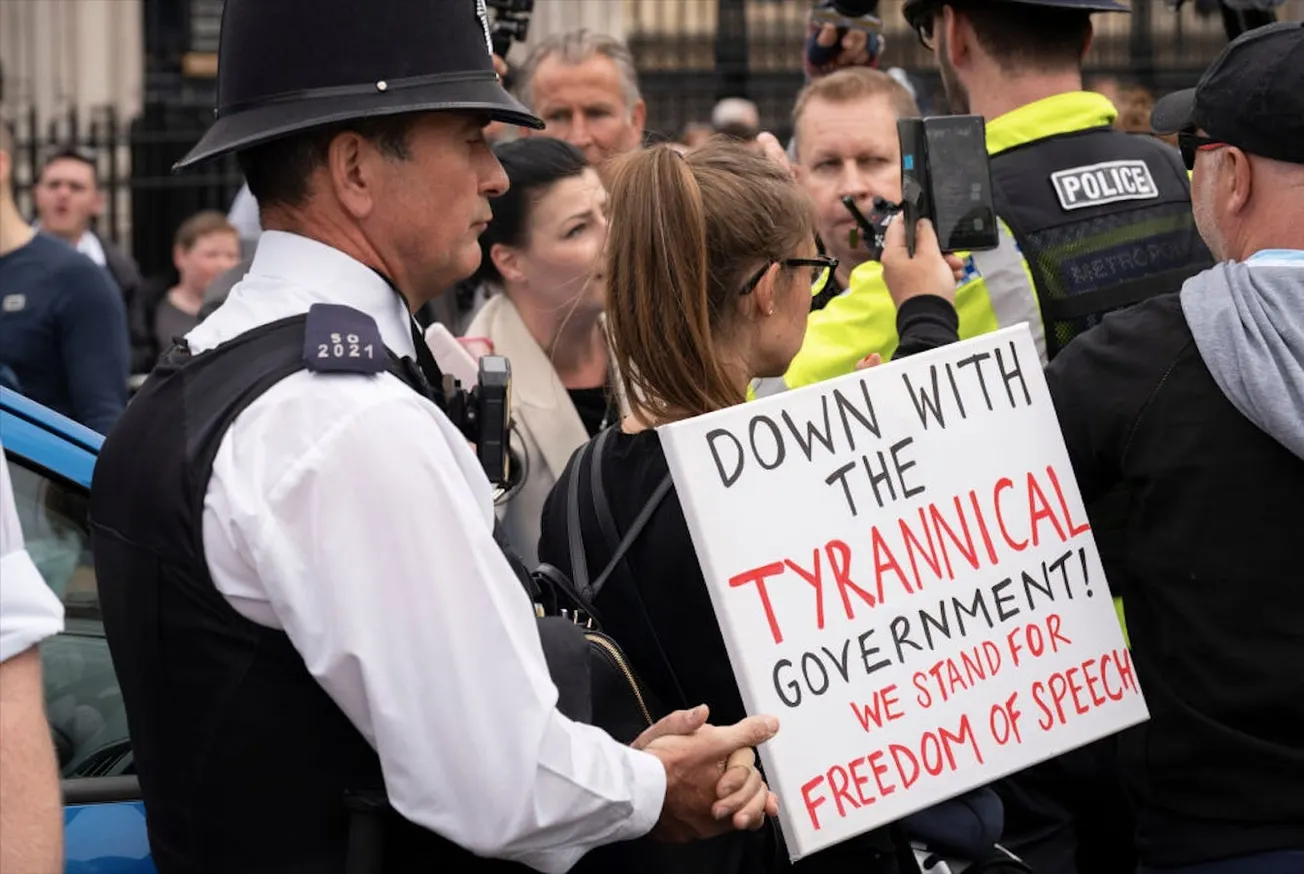 He ran a popular Manchester United fanzine - then he started spreading Covid-19 conspiracies 