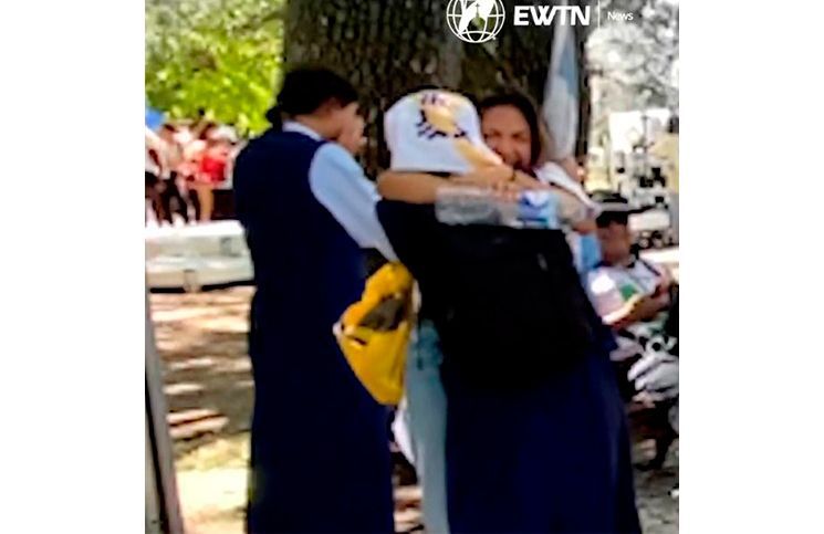 ¡Un regalo de María! El reencuentro inesperado de 3 amigas en la JMJ